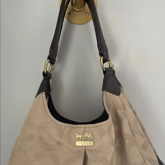 Coach Madison Maggie Signature Shoulder Bag - Picture 2 of 11